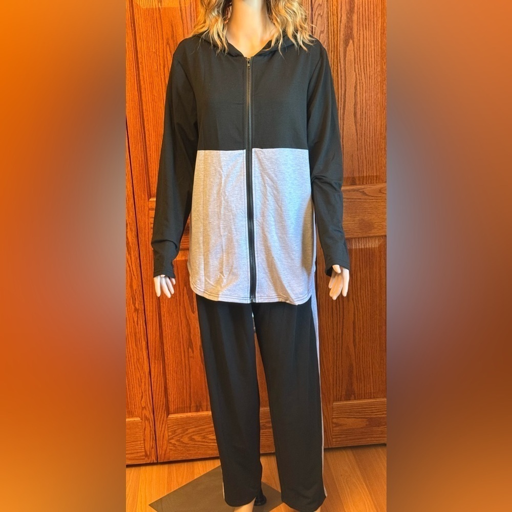 NWOT Womens Fashion Hoodie & Sweatpants 2-piece Hoodie & Jogging Pants XXL